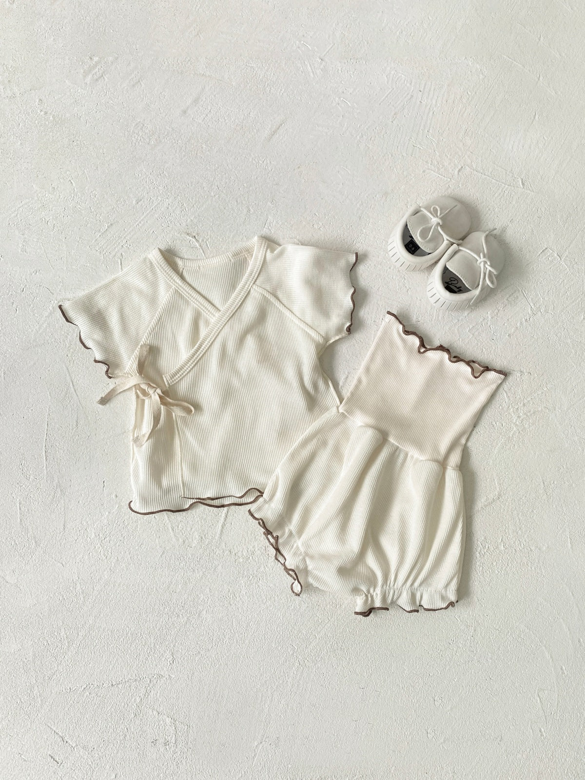 Summer Baby Kids Unisex Waffle Grid Short Sleeves Casual Monk Style Top T-Shirt And Bloomers And Hat Clothing Set - Image 12